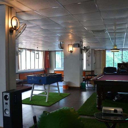 Akash Continental Hotel Risikés Kültér fotó